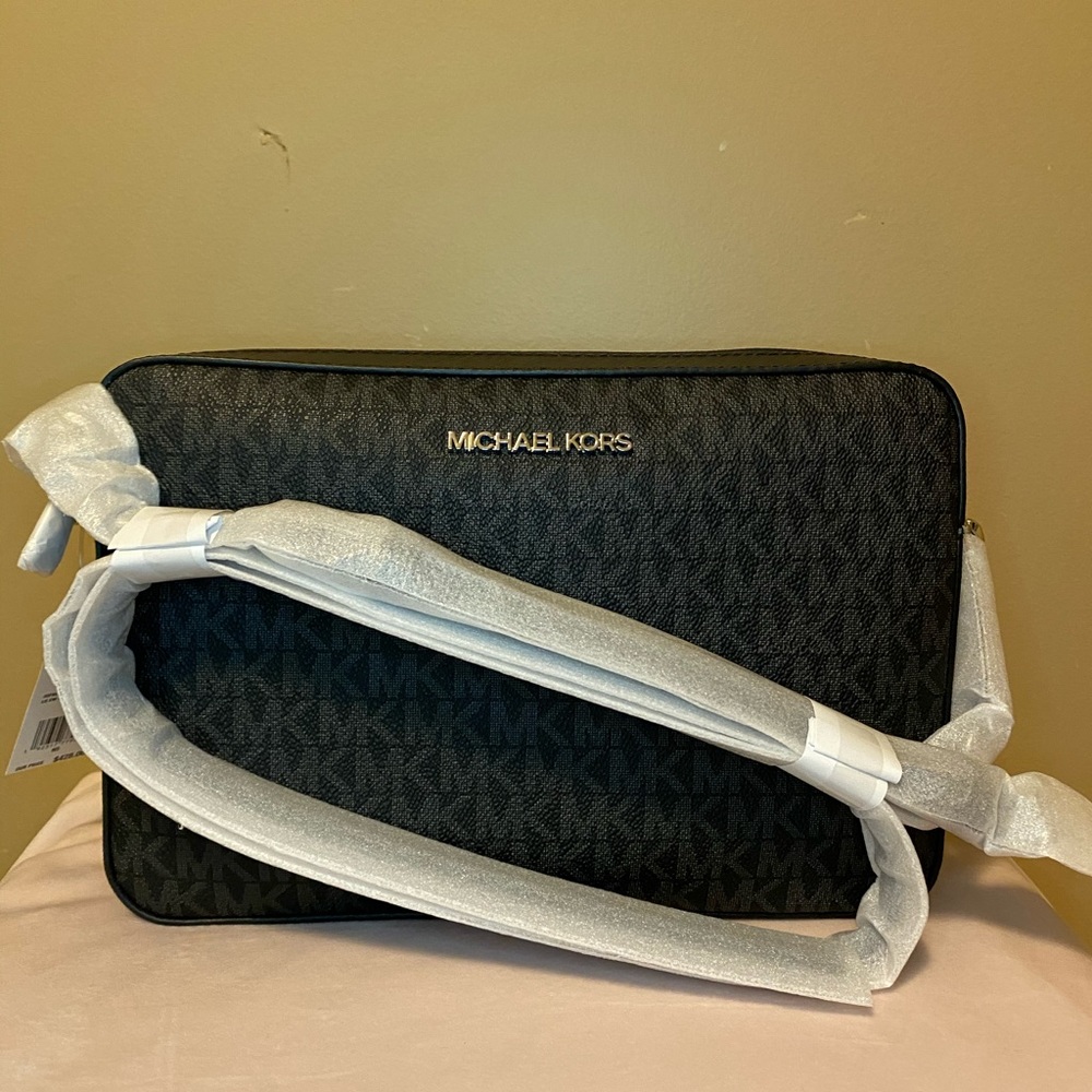 NWT Michael Kors purse